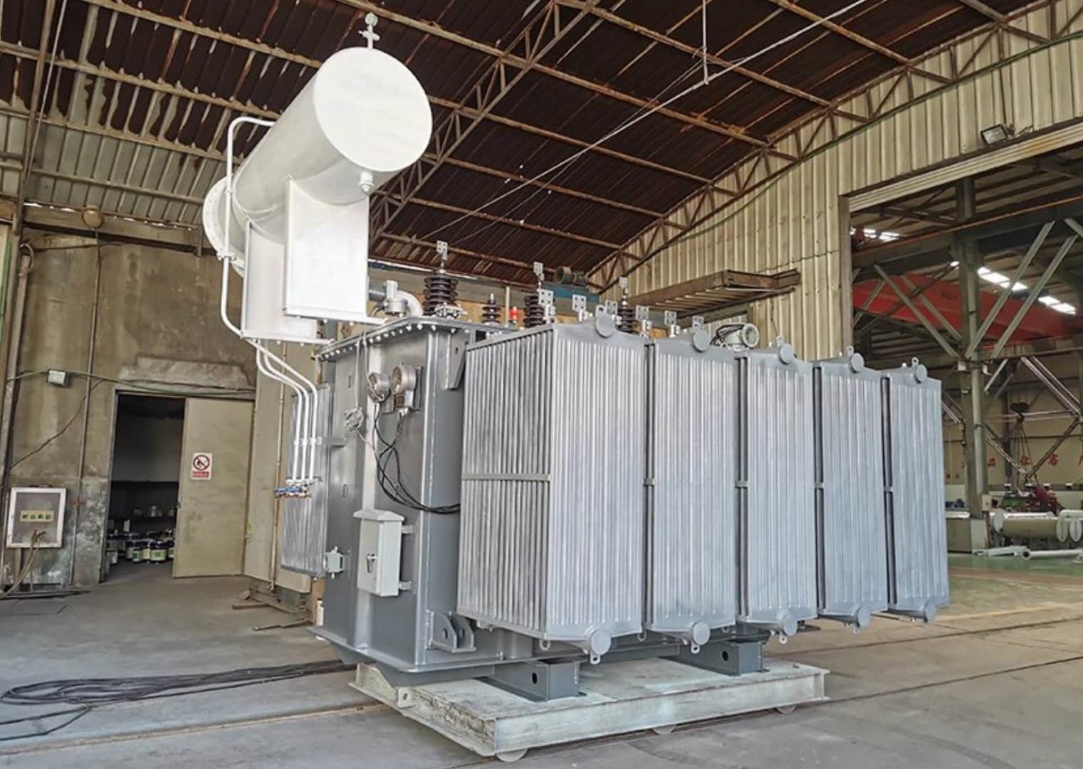 22 kV oil-immersed rectifier transformer is a transformer specifically designed for rectifier systems.